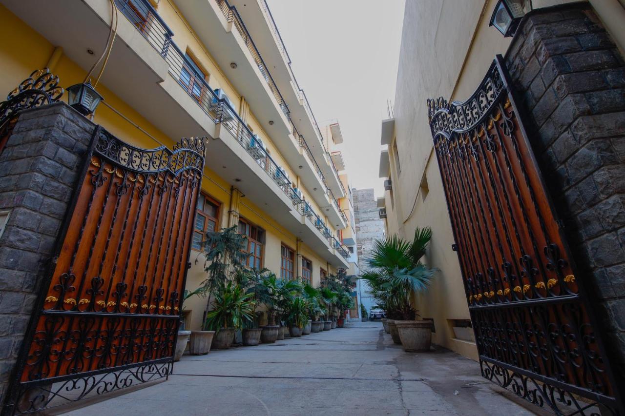 Peepal Tree Residency Nova Deli Exterior foto