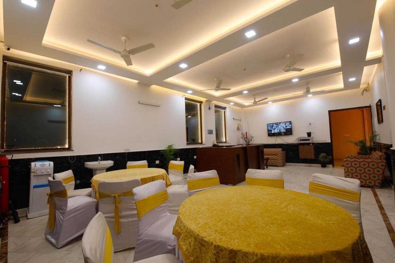 Peepal Tree Residency Nova Deli Exterior foto