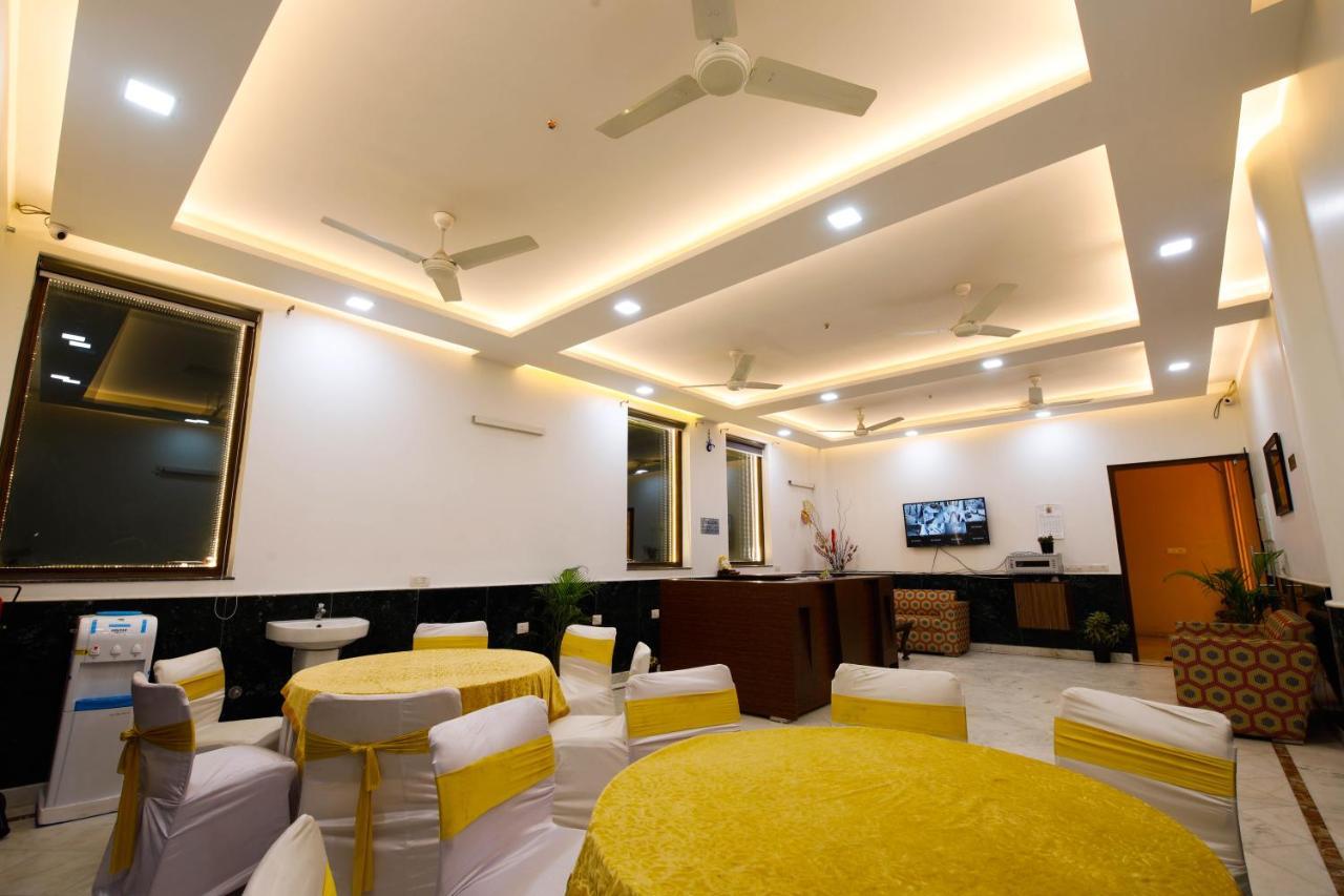 Peepal Tree Residency Nova Deli Exterior foto