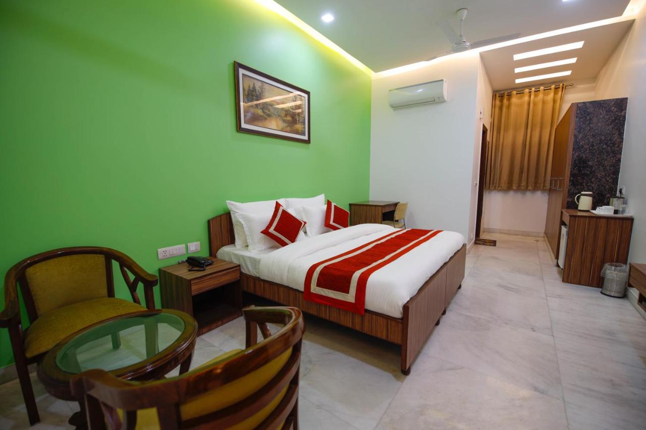 Peepal Tree Residency Nova Deli Exterior foto